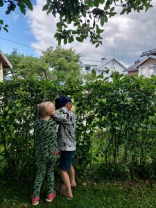 Read more about the article Kesämökin raikas ilme – matot, jotka kestävät elämää (ja varpaita)