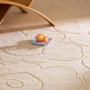 Käsintuftattu villamatto Piirto Unikko – graafinen ja ilmava designklassikko